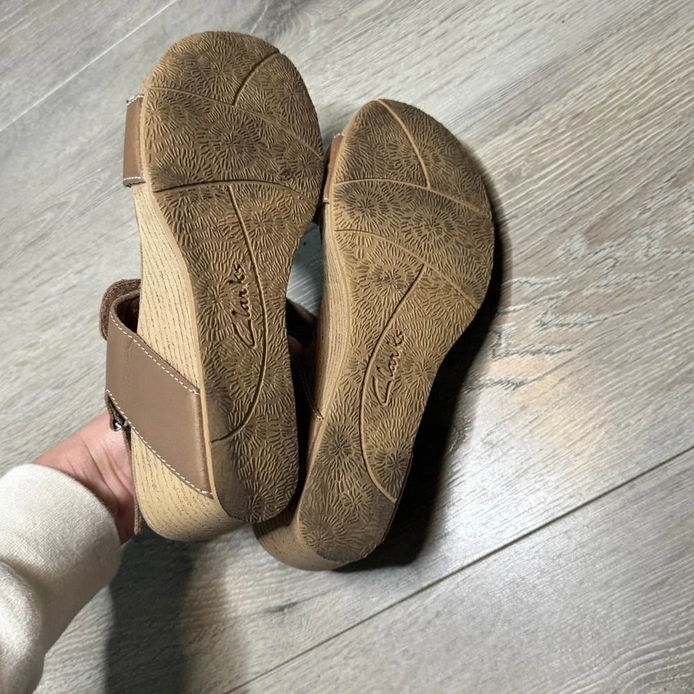 Clarks Lexi Marigold Q Tan Leather Laser Cut Wedge Sandals Size Womens‎ 7